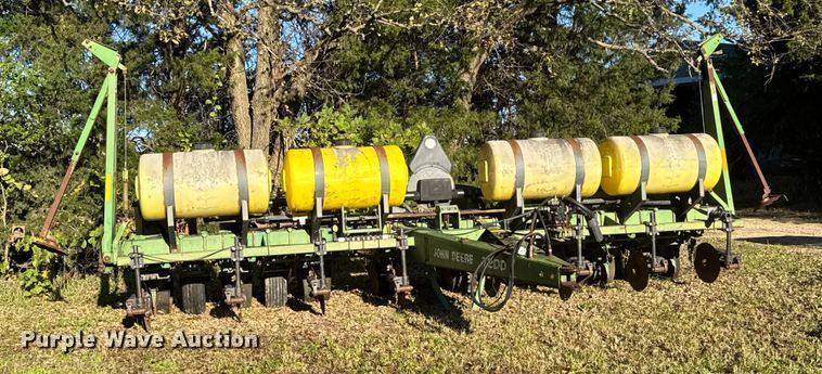 image for item NA9826 John Deere 7200 Max Emerge 2 no-till planter