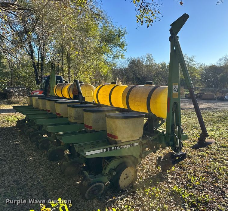 image for item NA9826 John Deere 7200 Max Emerge 2 no-till planter