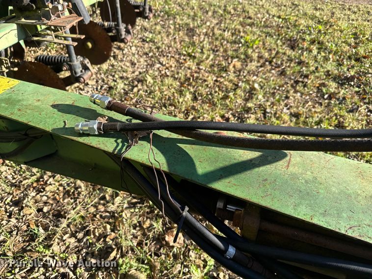 image for item NA9826 John Deere 7200 Max Emerge 2 no-till planter