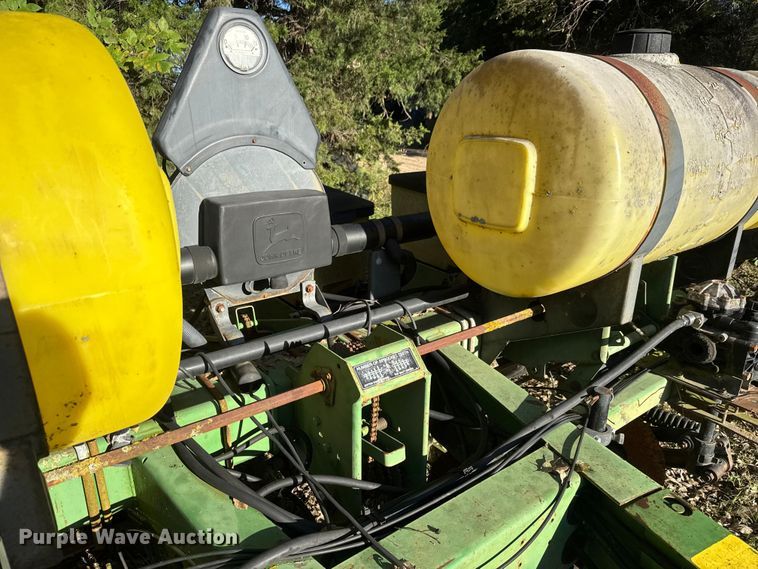 image for item NA9826 John Deere 7200 Max Emerge 2 no-till planter