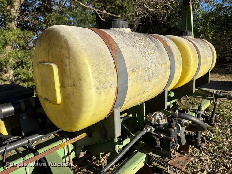 image for item NA9826 John Deere 7200 Max Emerge 2 no-till planter