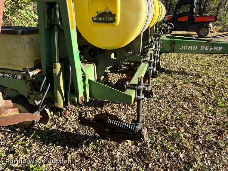 image for item NA9826 John Deere 7200 Max Emerge 2 no-till planter