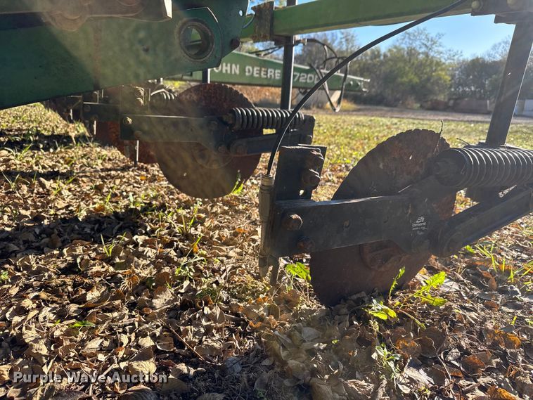 image for item NA9826 John Deere 7200 Max Emerge 2 no-till planter