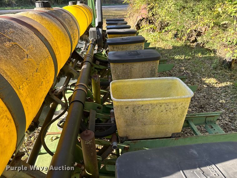 image for item NA9826 John Deere 7200 Max Emerge 2 no-till planter