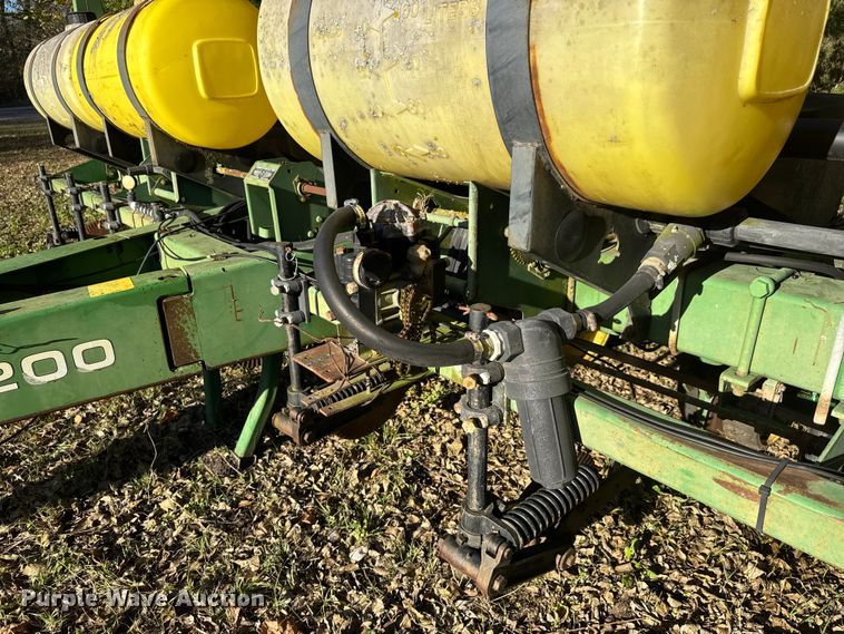 image for item NA9826 John Deere 7200 Max Emerge 2 no-till planter
