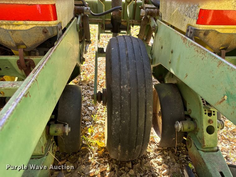 image for item NA9826 John Deere 7200 Max Emerge 2 no-till planter
