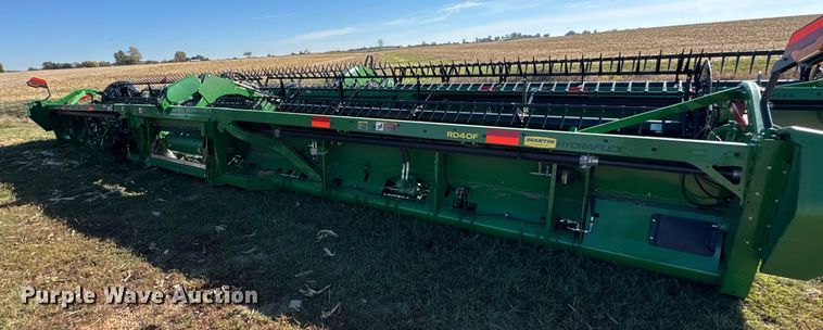 image for item YA1348 2022 John Deere RD40F Hydraflex flex draper head