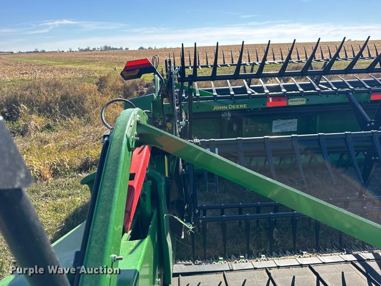 image for item YA1348 2022 John Deere RD40F Hydraflex flex draper head