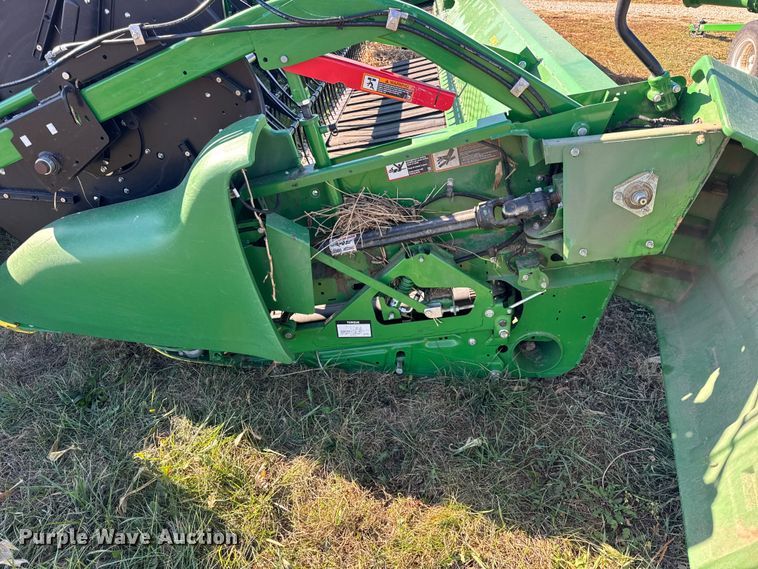 image for item YA1348 2022 John Deere RD40F Hydraflex flex draper head