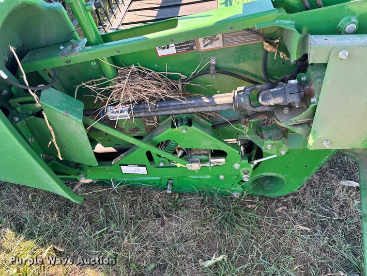image for item YA1348 2022 John Deere RD40F Hydraflex flex draper head