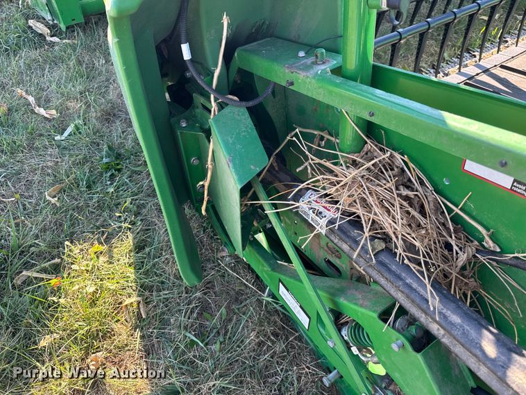 image for item YA1348 2022 John Deere RD40F Hydraflex flex draper head