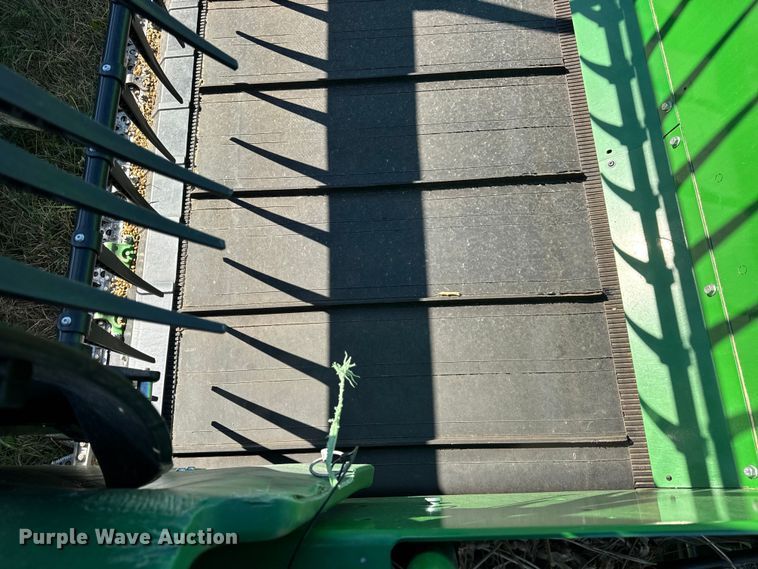 image for item YA1348 2022 John Deere RD40F Hydraflex flex draper head