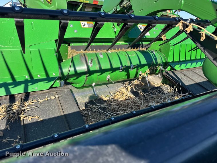 image for item YA1348 2022 John Deere RD40F Hydraflex flex draper head