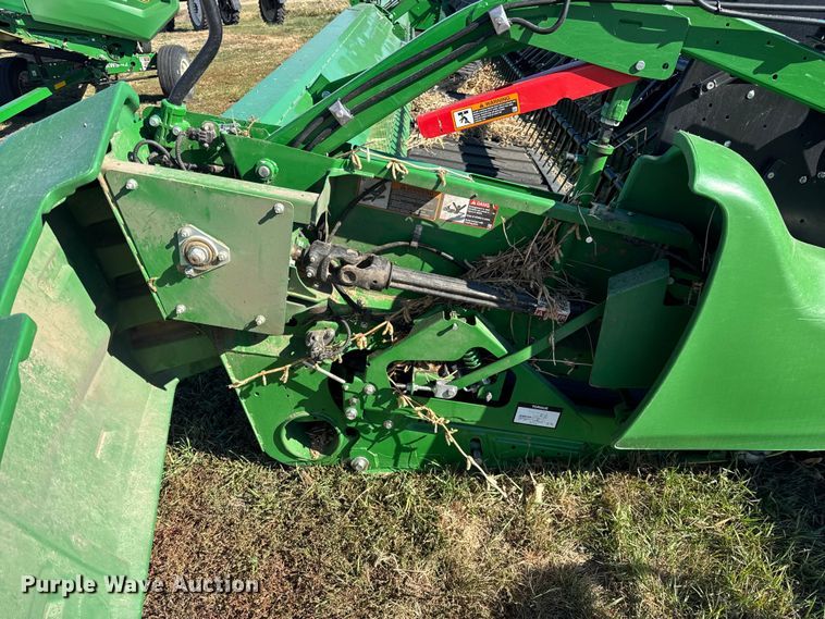image for item YA1348 2022 John Deere RD40F Hydraflex flex draper head