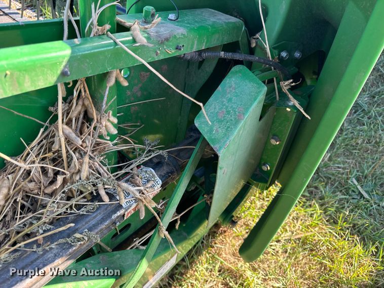 image for item YA1348 2022 John Deere RD40F Hydraflex flex draper head