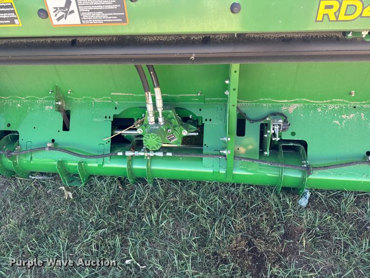image for item YA1348 2022 John Deere RD40F Hydraflex flex draper head