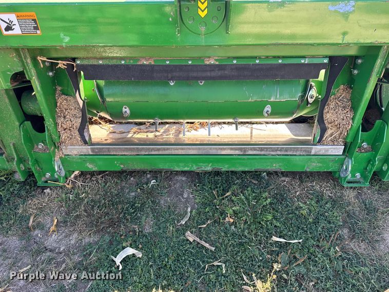 image for item YA1348 2022 John Deere RD40F Hydraflex flex draper head