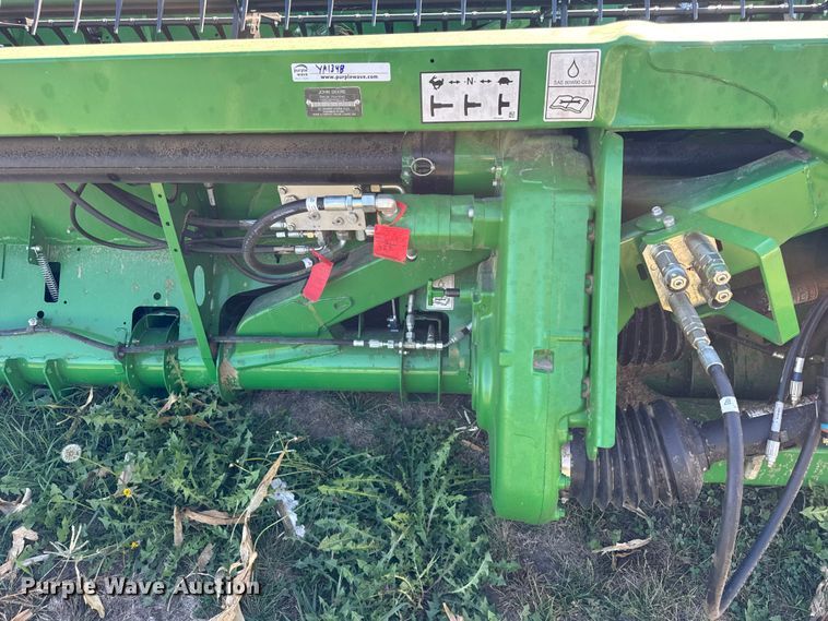 image for item YA1348 2022 John Deere RD40F Hydraflex flex draper head