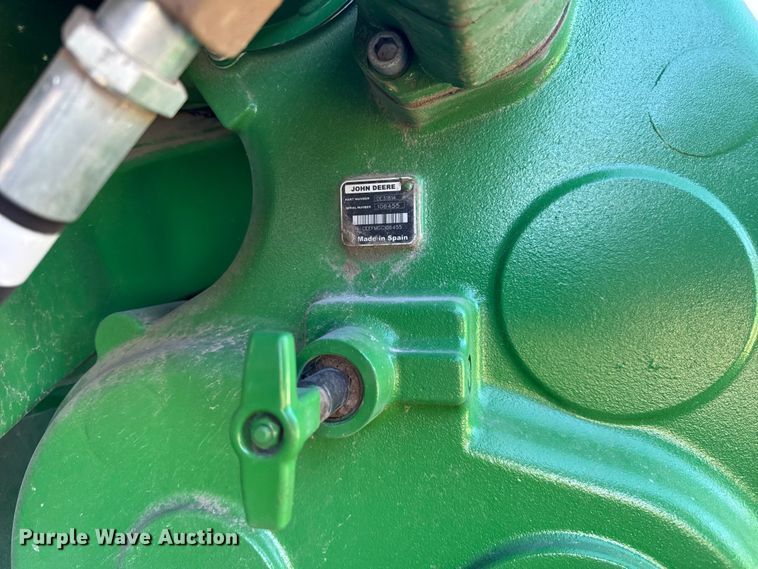 image for item YA1348 2022 John Deere RD40F Hydraflex flex draper head