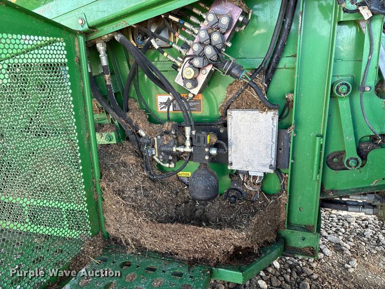 image for item YA1353 2007 John Deere 9660 STS combine