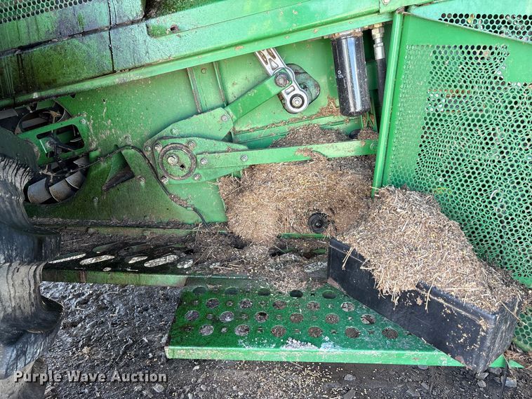 image for item YA1353 2007 John Deere 9660 STS combine
