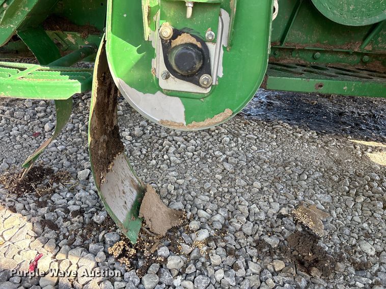 image for item YA1353 2007 John Deere 9660 STS combine