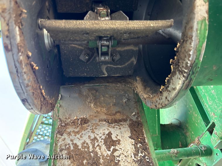 image for item YA1353 2007 John Deere 9660 STS combine