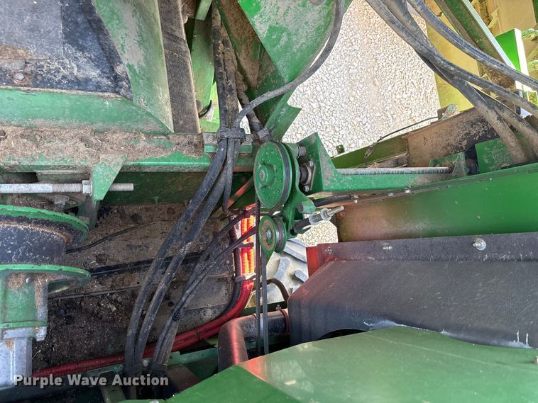 image for item YA1353 2007 John Deere 9660 STS combine