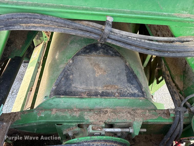 image for item YA1353 2007 John Deere 9660 STS combine