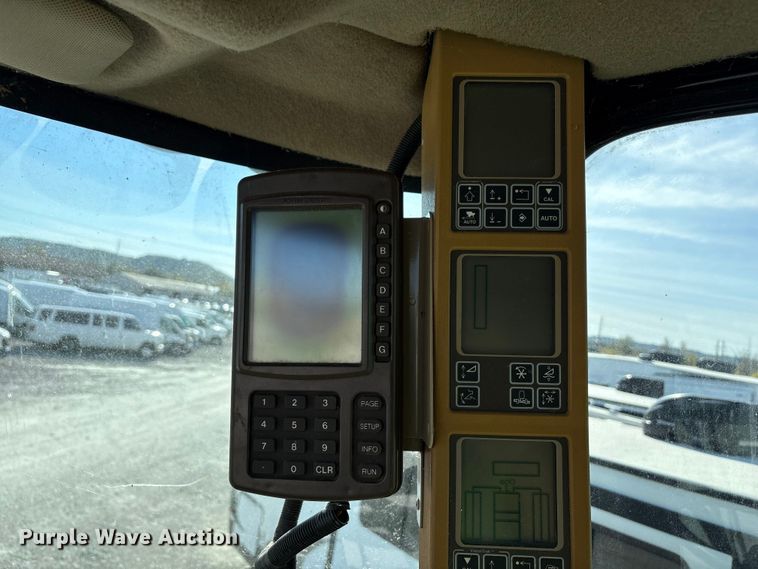 image for item YA1353 2007 John Deere 9660 STS combine