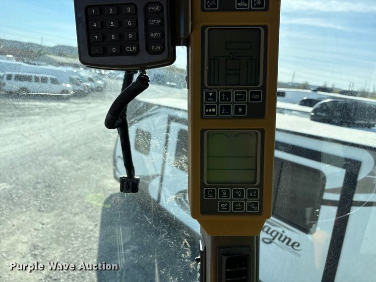 image for item YA1353 2007 John Deere 9660 STS combine