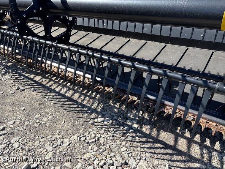 image for item YA1360 2019 MacDon FD140 flex draper head