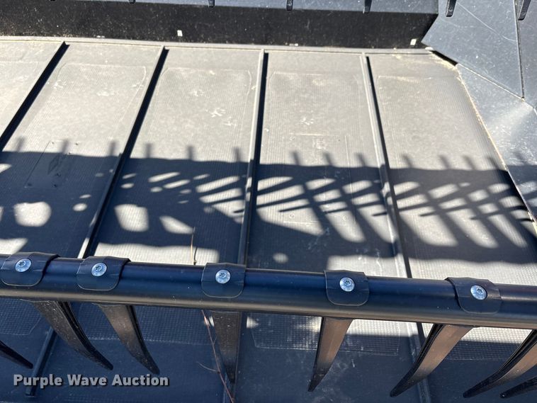 image for item YA1360 2019 MacDon FD140 flex draper head