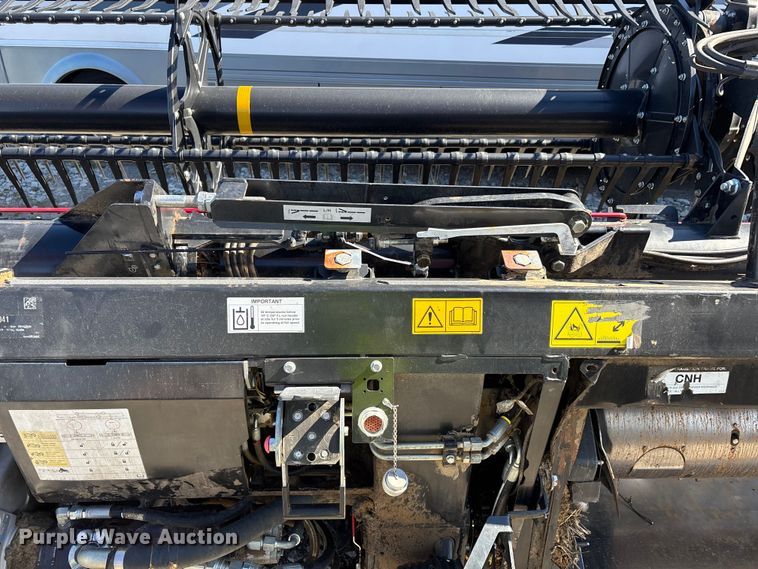 image for item YA1360 2019 MacDon FD140 flex draper head