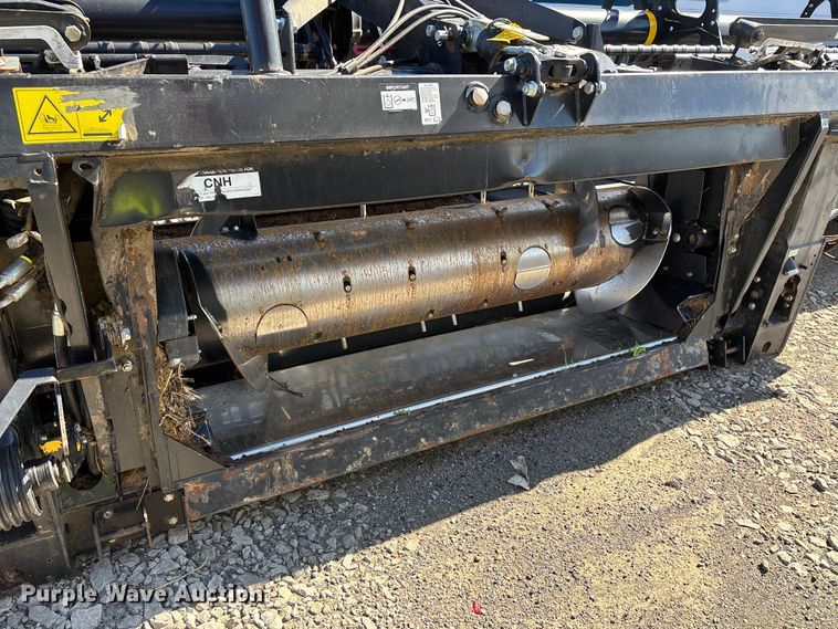 image for item YA1360 2019 MacDon FD140 flex draper head