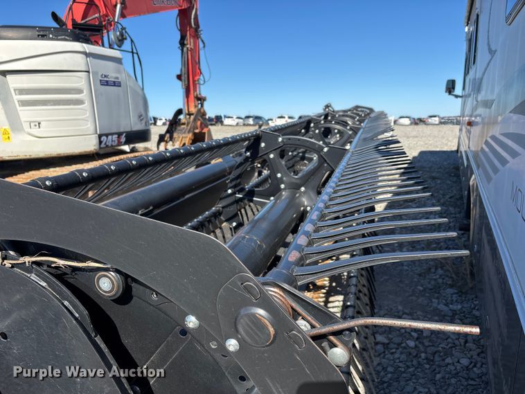 image for item YA1360 2019 MacDon FD140 flex draper head