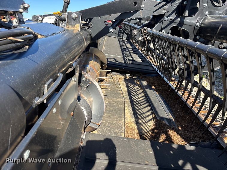 image for item YA1360 2019 MacDon FD140 flex draper head