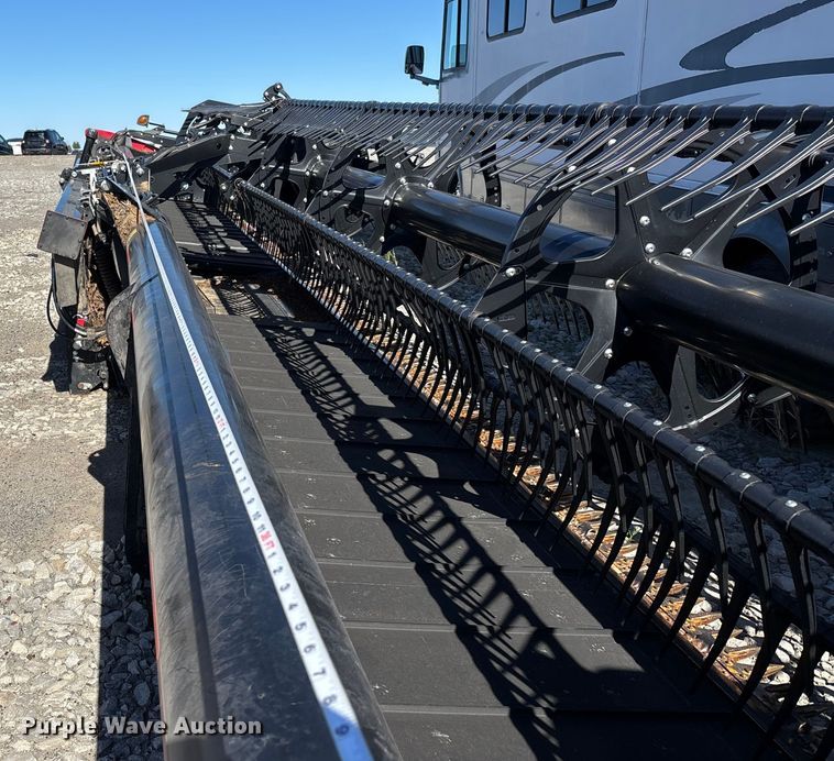 image for item YA1360 2019 MacDon FD140 flex draper head