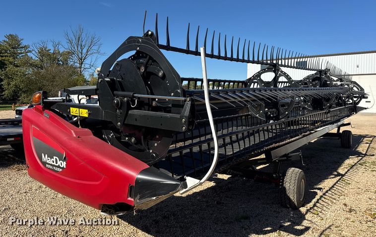 image for item YA1379 2015 MacDon FD75S flex draper head