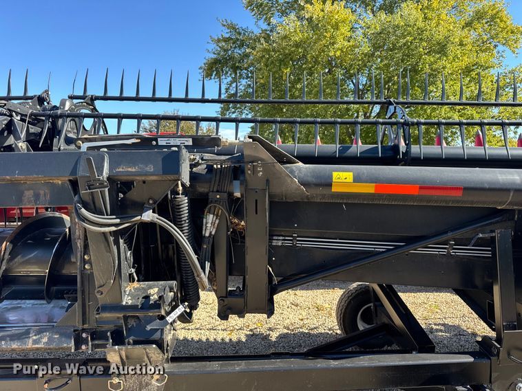 image for item YA1379 2015 MacDon FD75S flex draper head