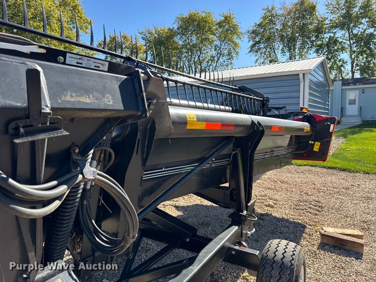 image for item YA1379 2015 MacDon FD75S flex draper head