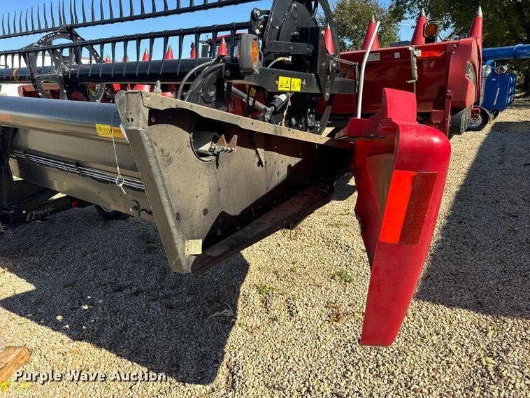 image for item YA1379 2015 MacDon FD75S flex draper head