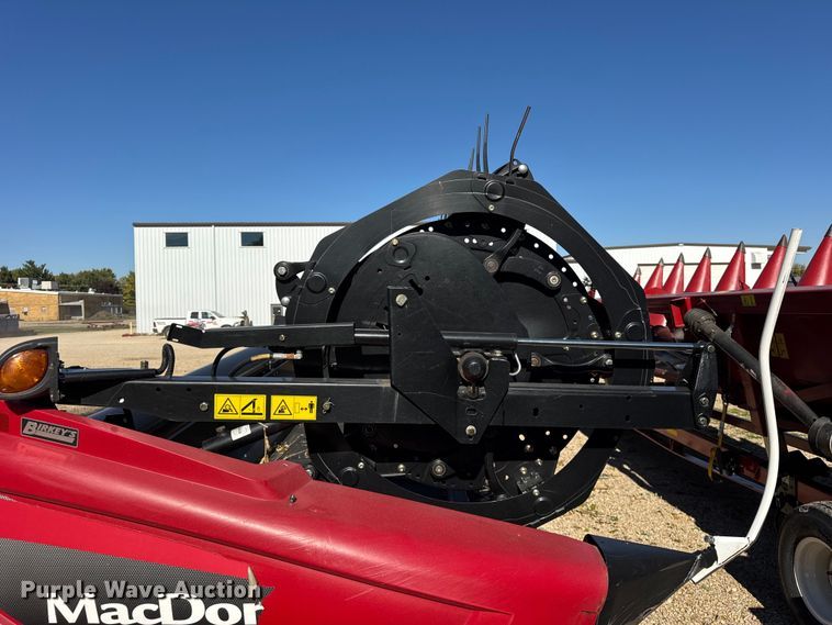 image for item YA1379 2015 MacDon FD75S flex draper head