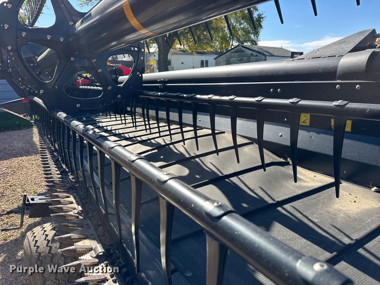 image for item YA1379 2015 MacDon FD75S flex draper head