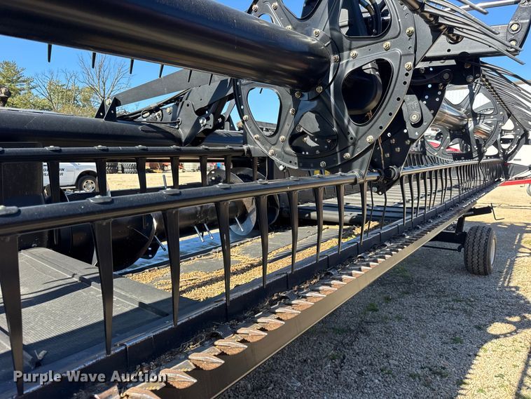 image for item YA1379 2015 MacDon FD75S flex draper head