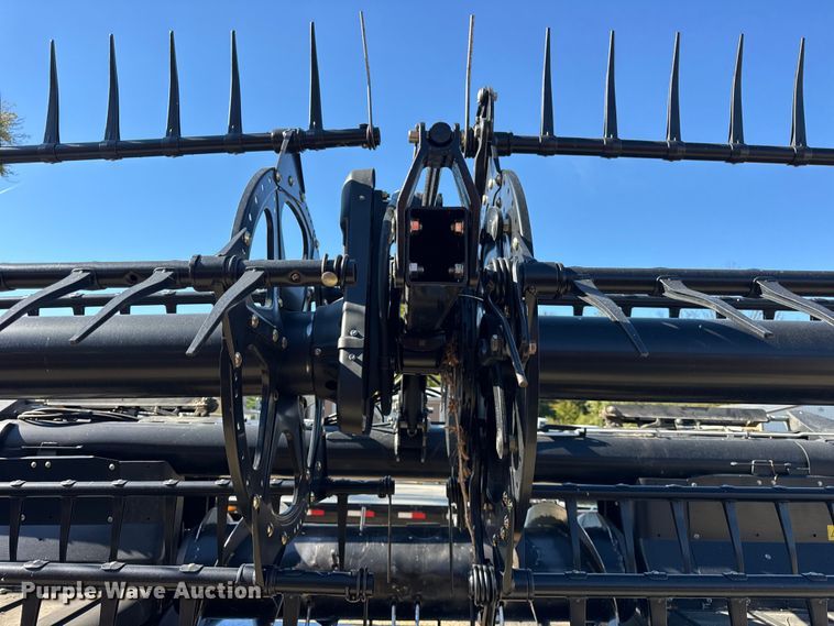 image for item YA1379 2015 MacDon FD75S flex draper head