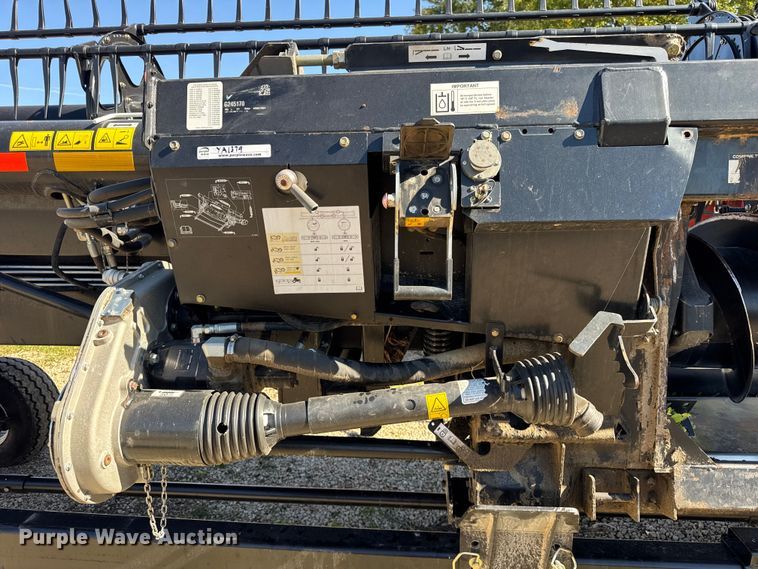 image for item YA1379 2015 MacDon FD75S flex draper head