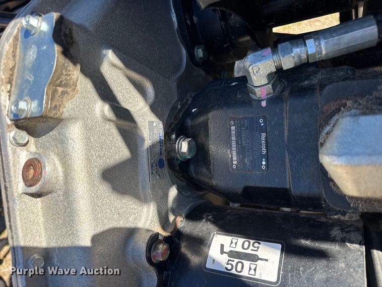 image for item YA1379 2015 MacDon FD75S flex draper head