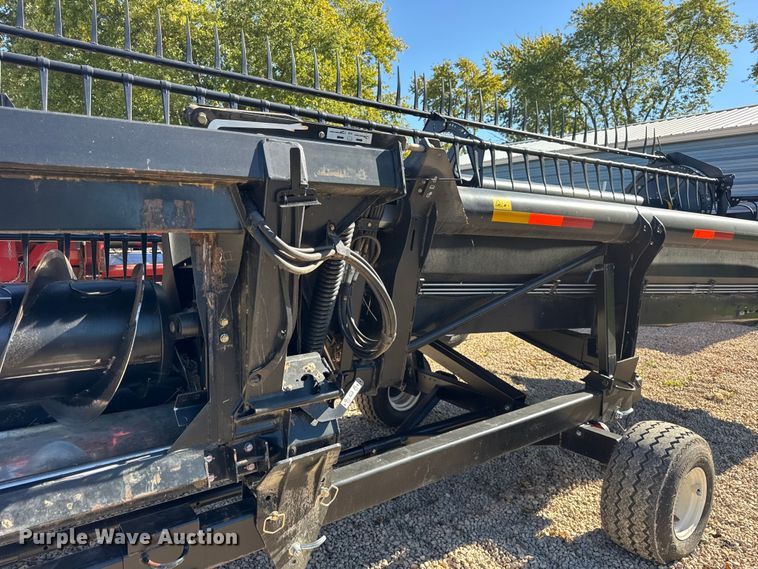 image for item YA1379 2015 MacDon FD75S flex draper head