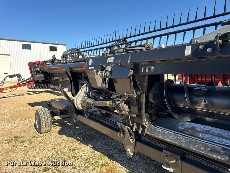 image for item YA1379 2015 MacDon FD75S flex draper head